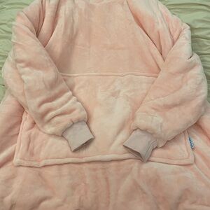 Baby pink blanket hoodie-Oodie